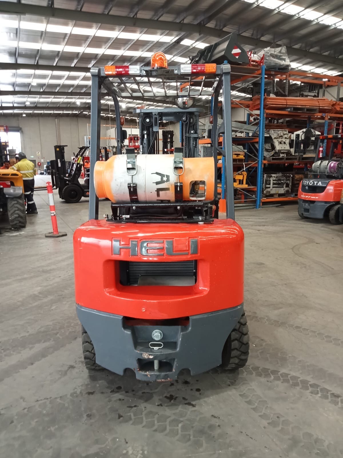 Heli 2.5t LPG Forklift - Ex Demo image 4