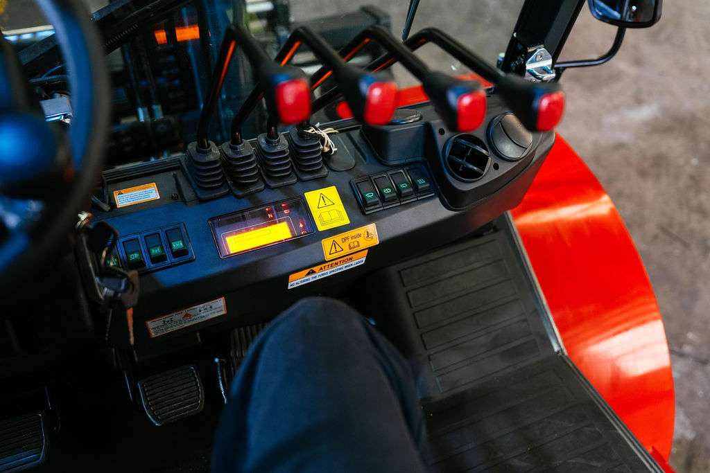 Magni 5t Rough Terrain Forklift image 6