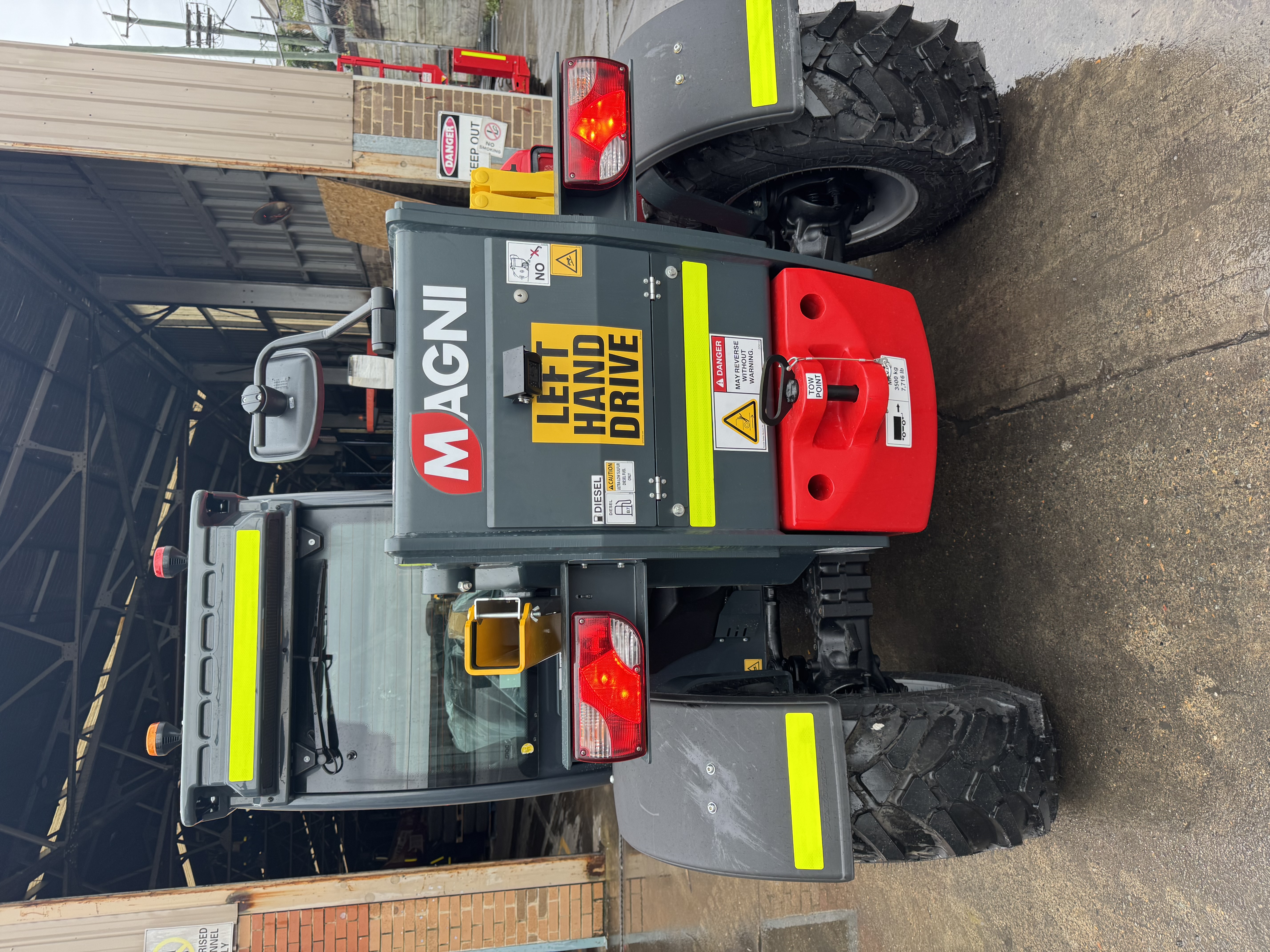 Magni TH3.6 Compact Telehandler image 5