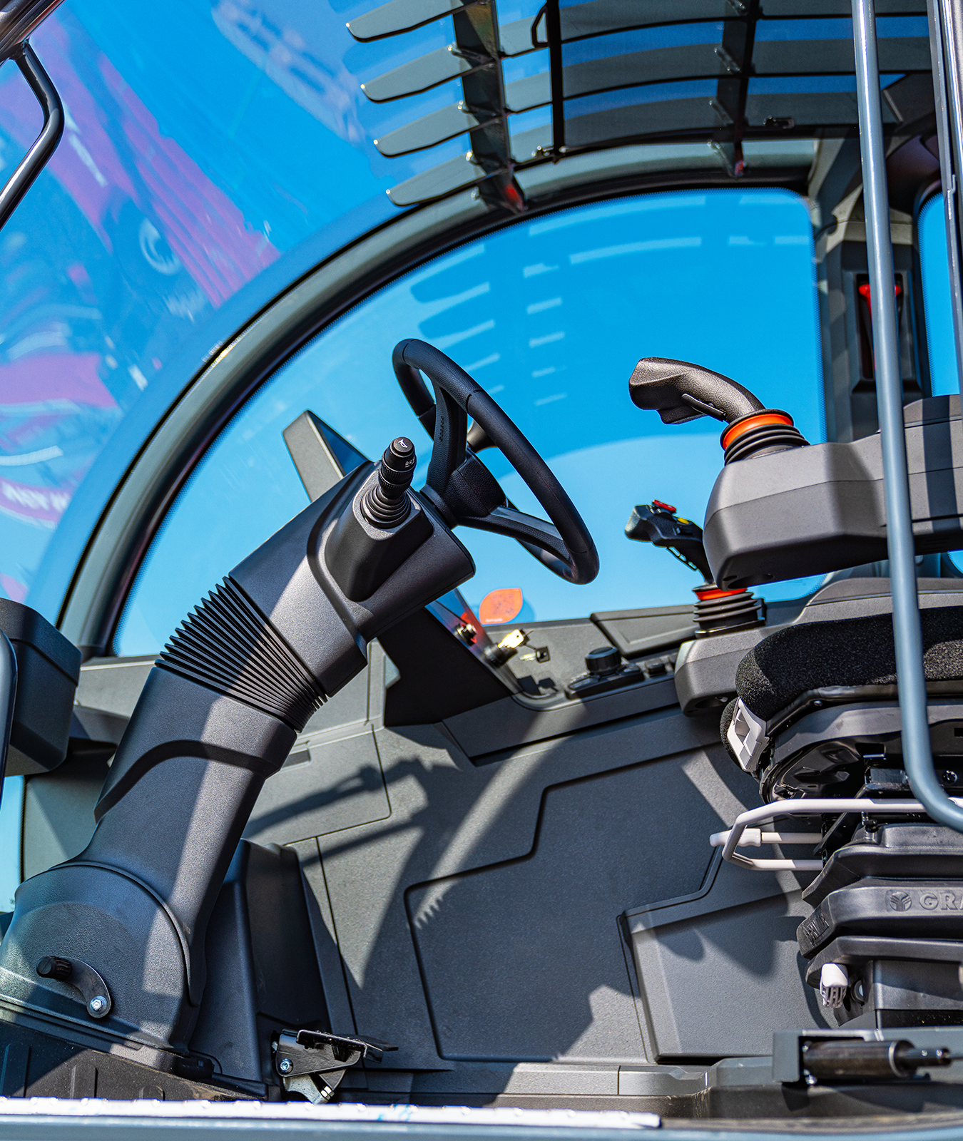Magni RTH6.31 Rotational Telehandler image 4
