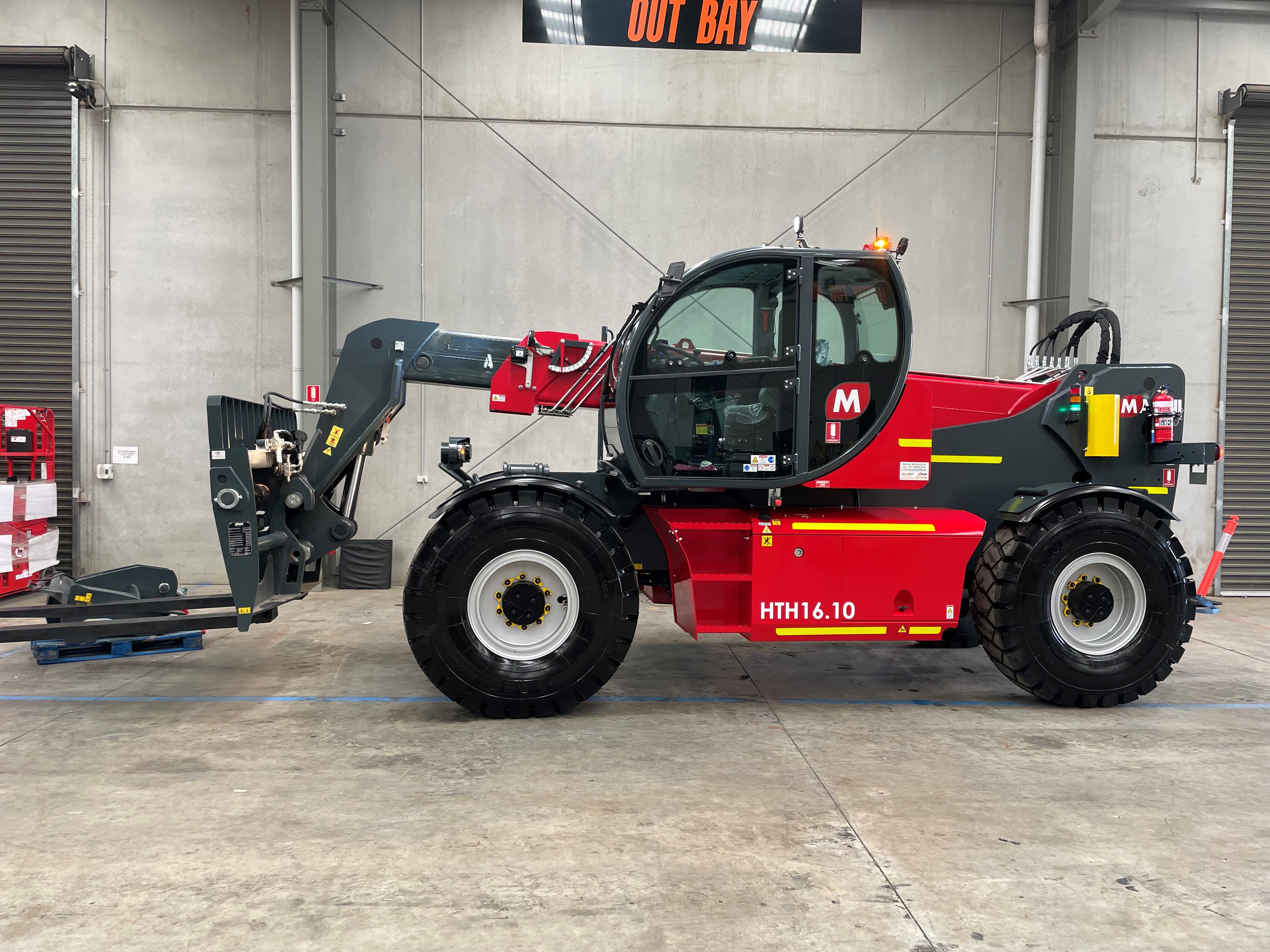 Magni HTH10.10 Heavy Duty Telehandler image 7