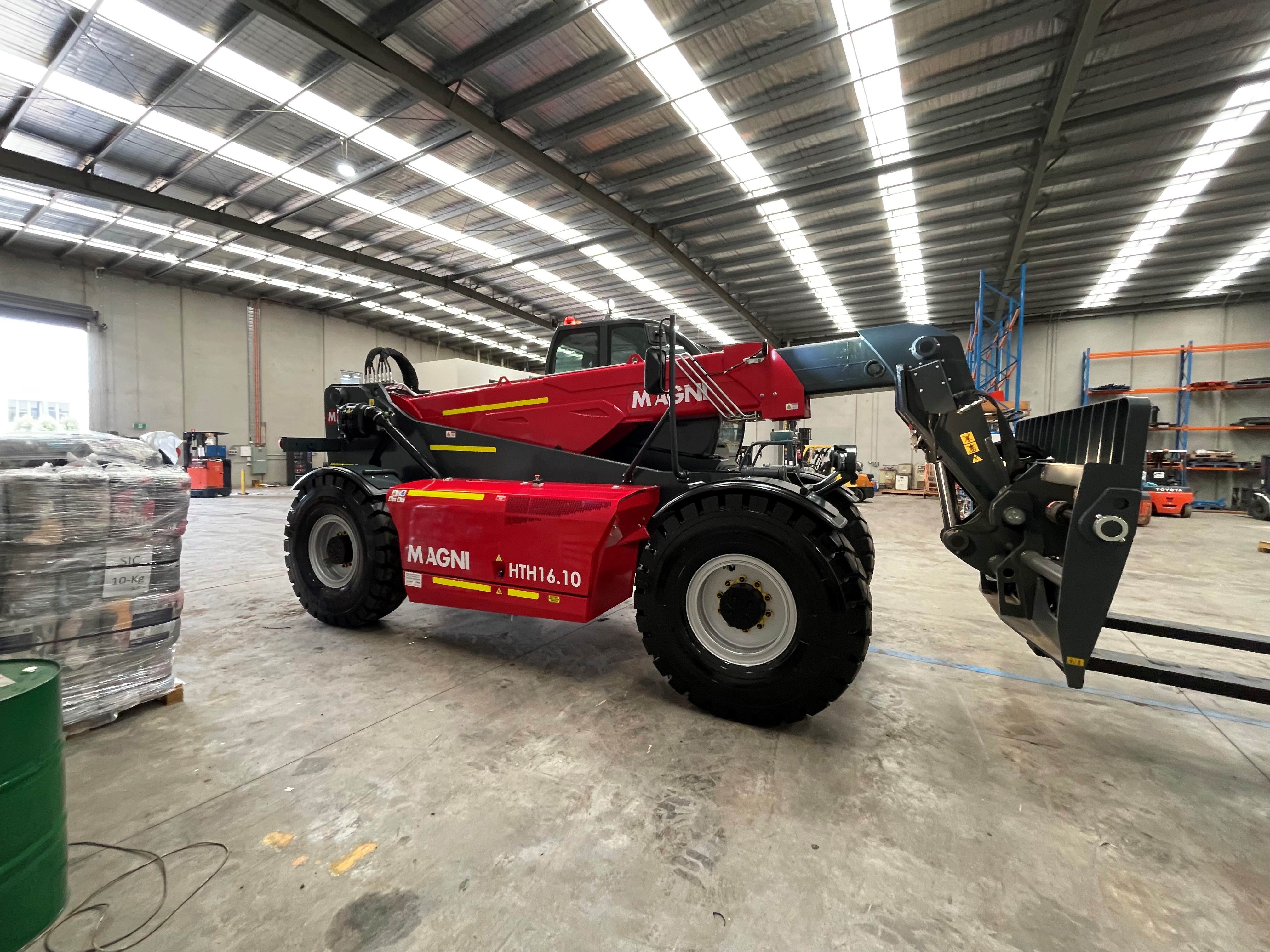 Magni HTH16.10 Heavy Duty Telehandler image 3