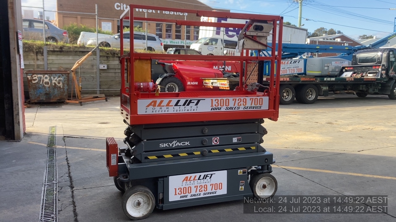 Used 19ft Skyjack Scissor Lift image 3