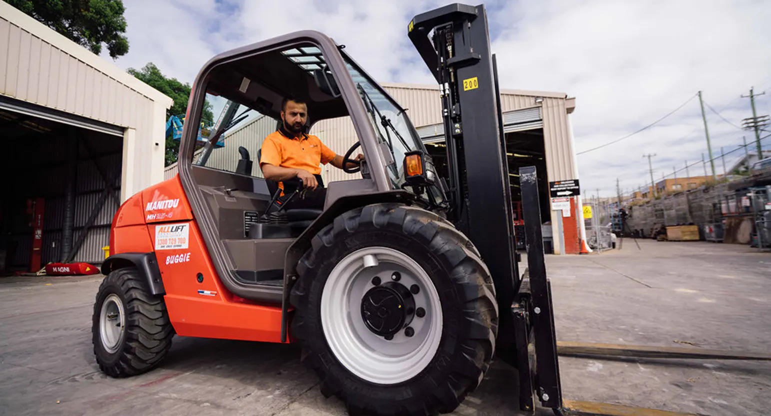  Blog ForkliftUsesLarge