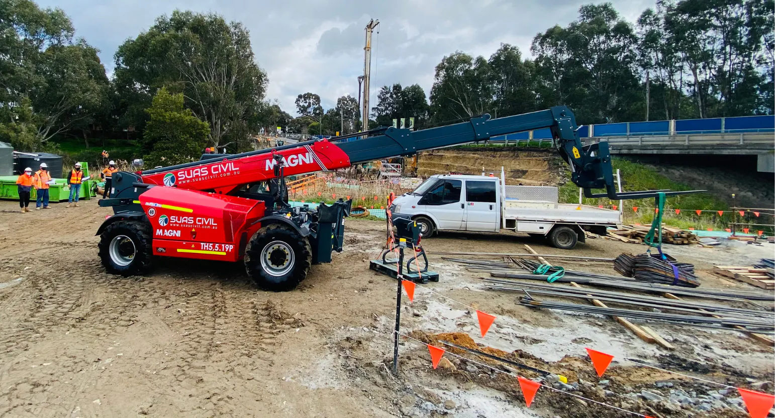 SUAS Civil new Magni telehandler working