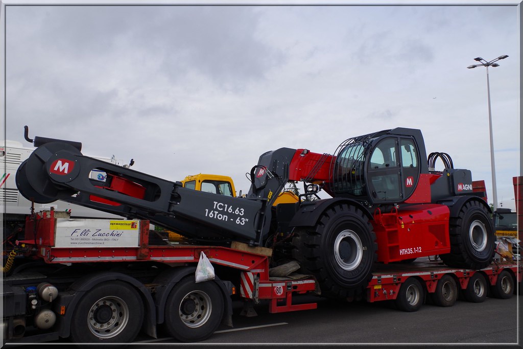 Magni HTH35.12 Heavy Duty Telehandler image 6