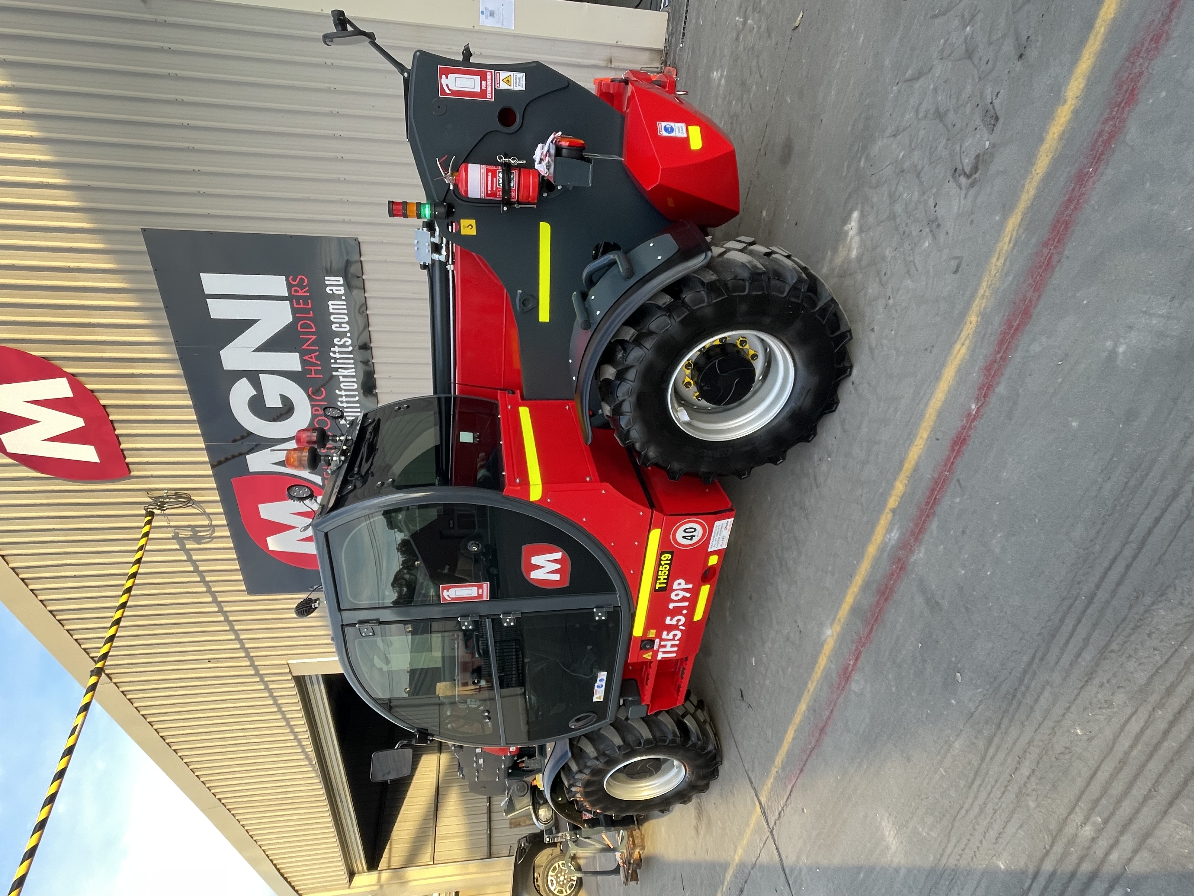 Magni TH5.5-19P Telehandler