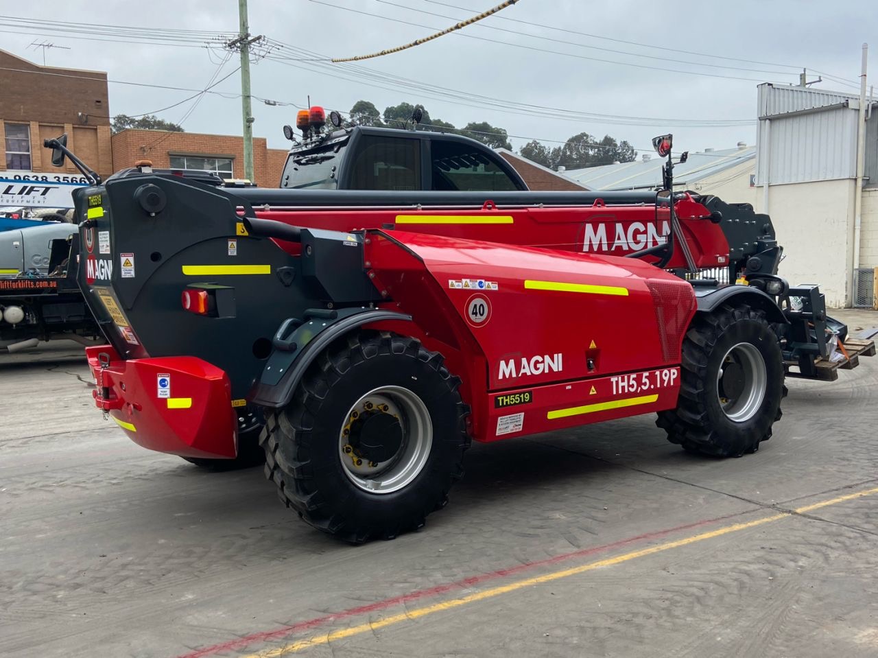 Magni TH5.5-19P Telehandler image 4