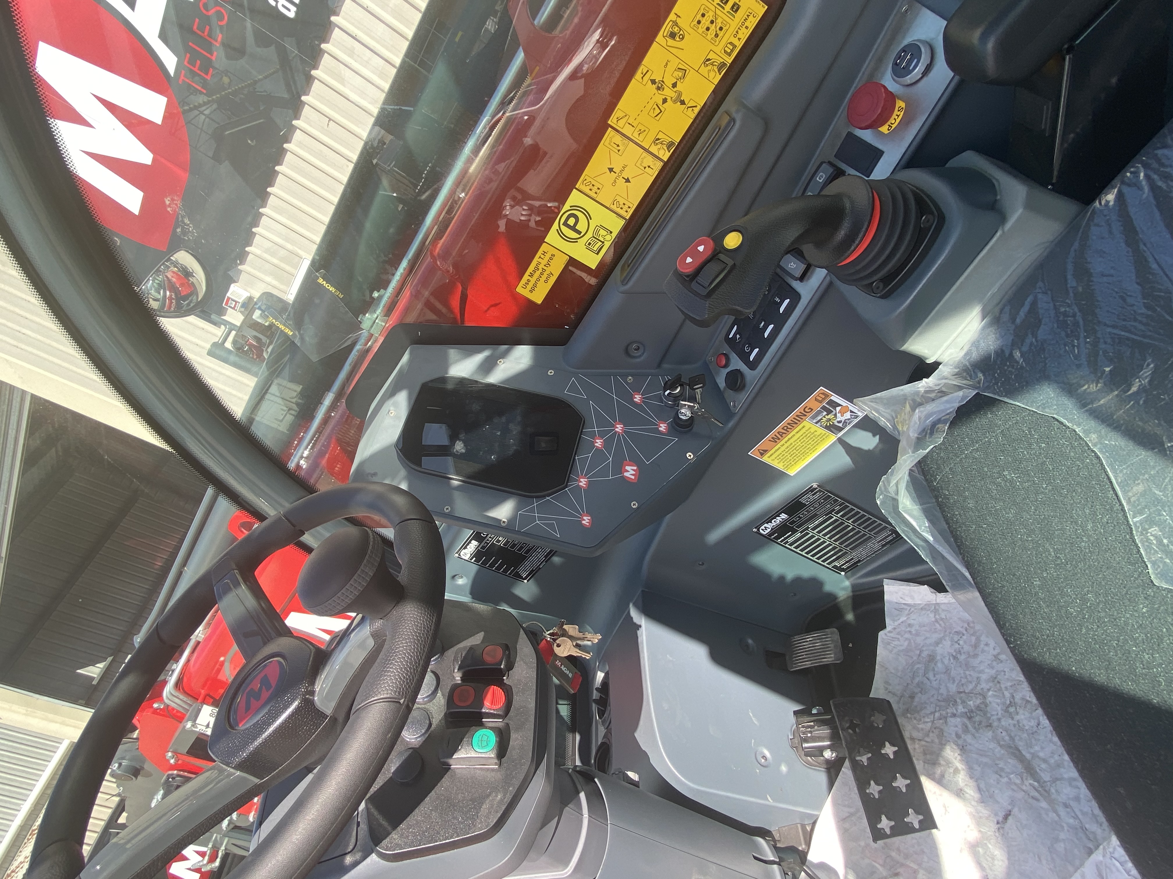 Magni TH5.5-19P Telehandler image 3