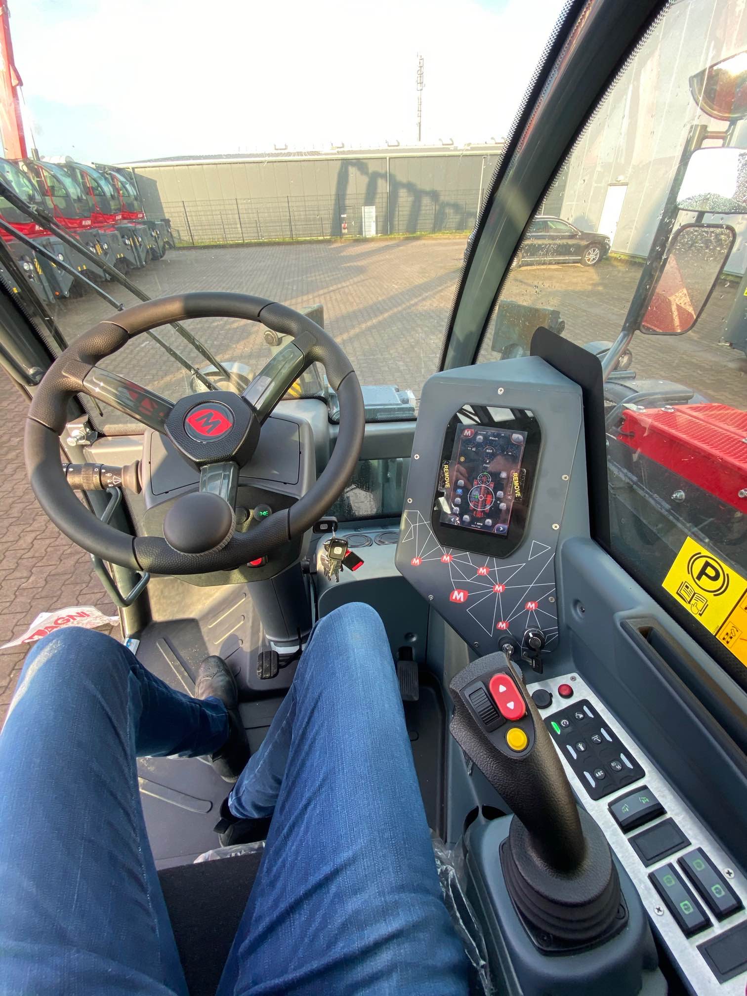 Magni TH5.5-19P Telehandler image 6