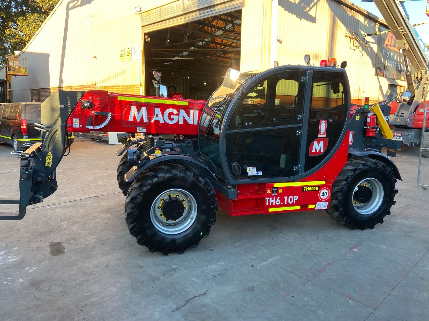 Magni TH7.10P Telehandler image 4