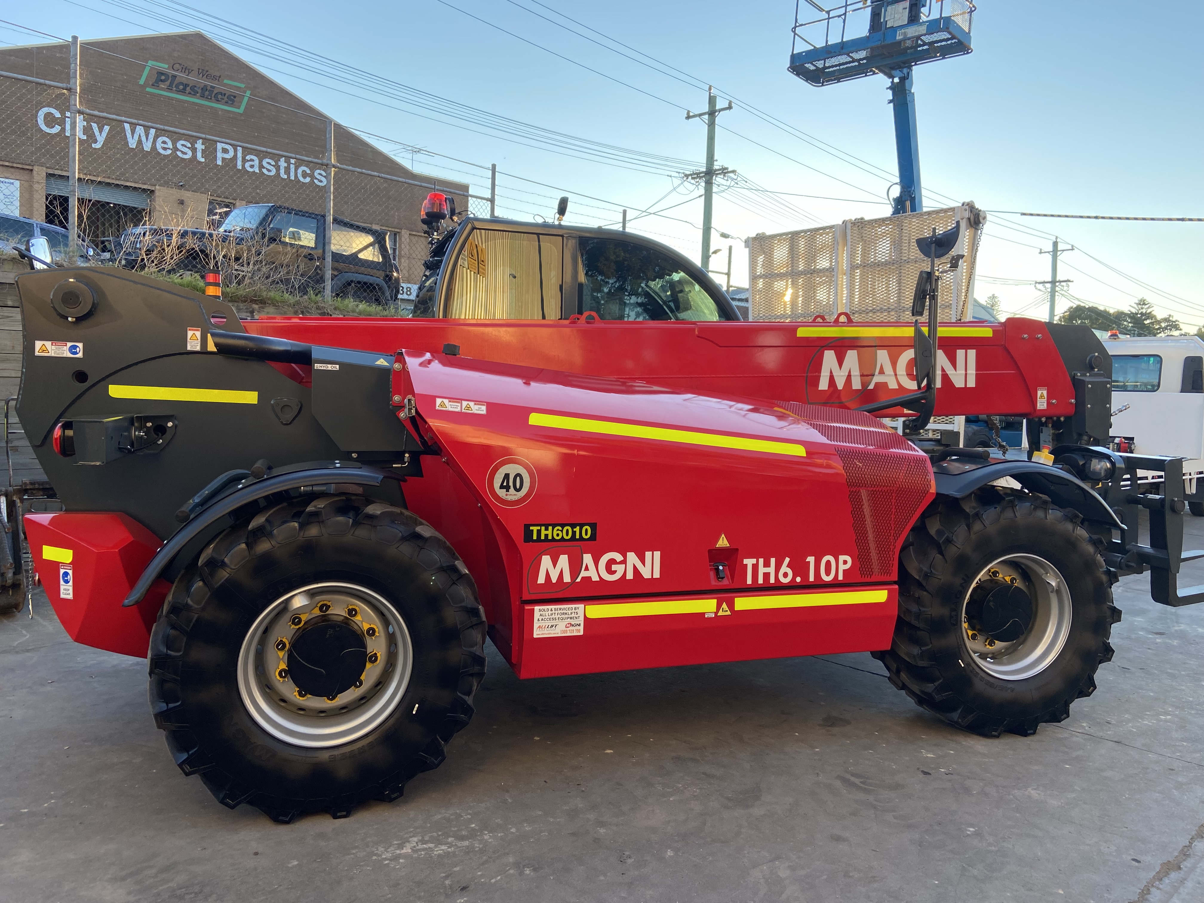 Magni TH7.10P Telehandler image 5
