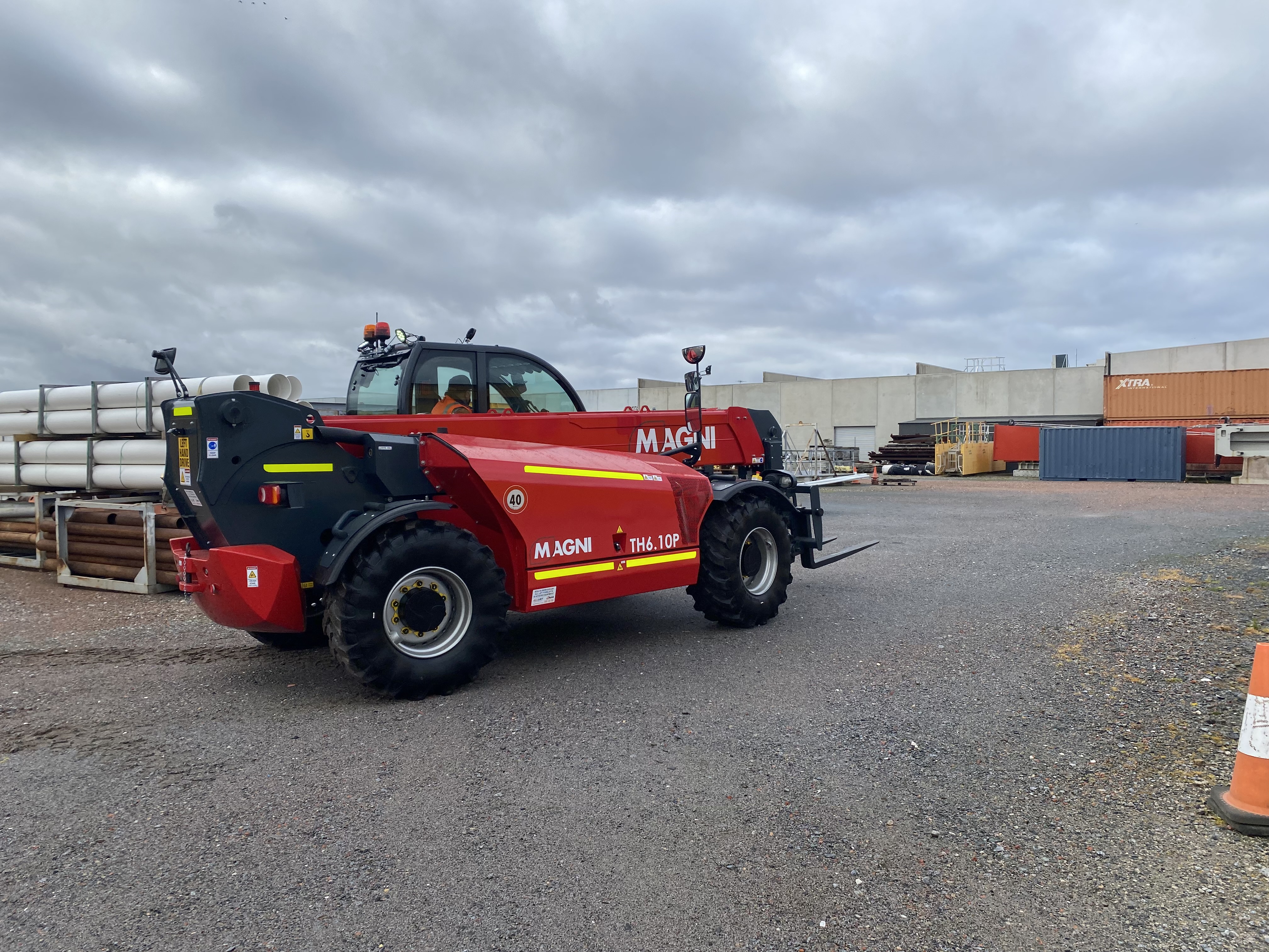 Magni TH7.10P Telehandler image 6